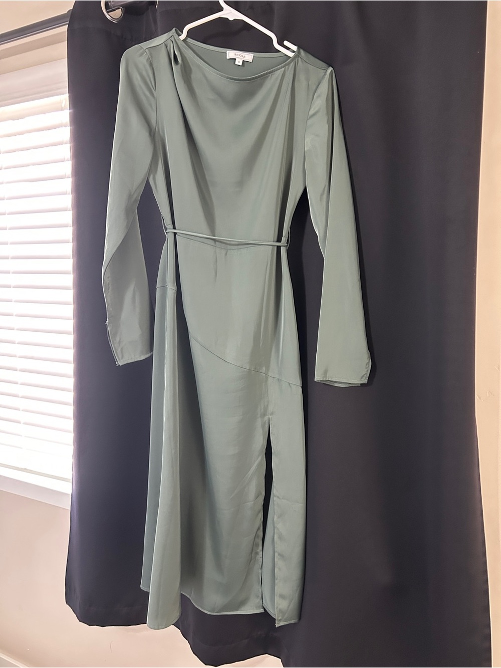 Rihoas Forest Green Long-Sleeve Midi Dress